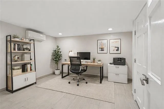 2429 Octavia St — Photo 5