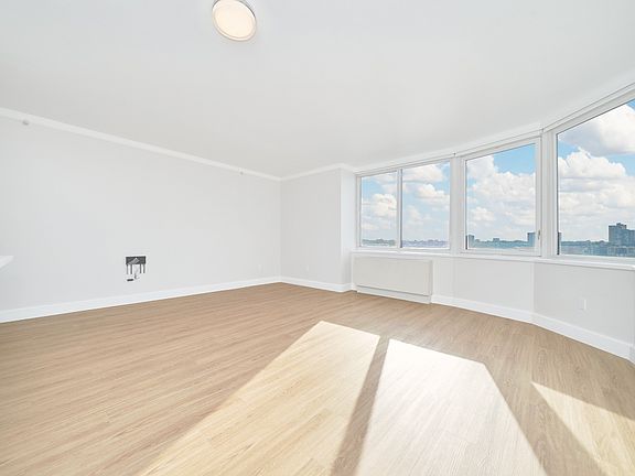 4th image of 140 Riverside Blvd APT 1509