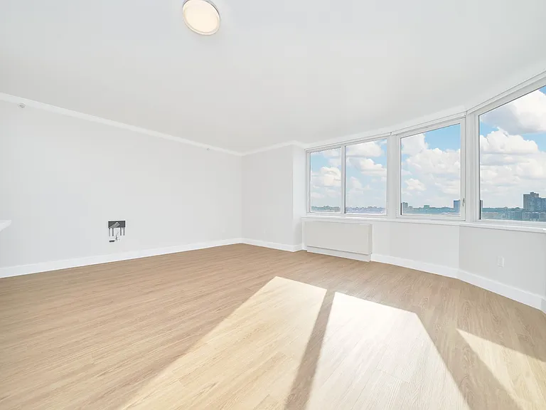 140 Riverside Blvd #1209 — Photo 3