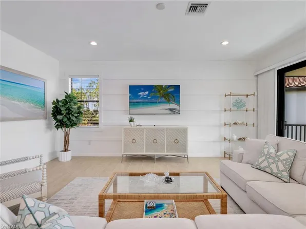 15177 Butler Lake Dr Unit 201, Naples, FL 34109