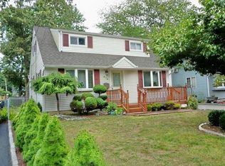 370 Sunset Ave, Old Bridge, NJ 08857