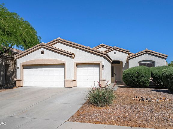 2nd image of 256 W Sacaton Canyon Dr