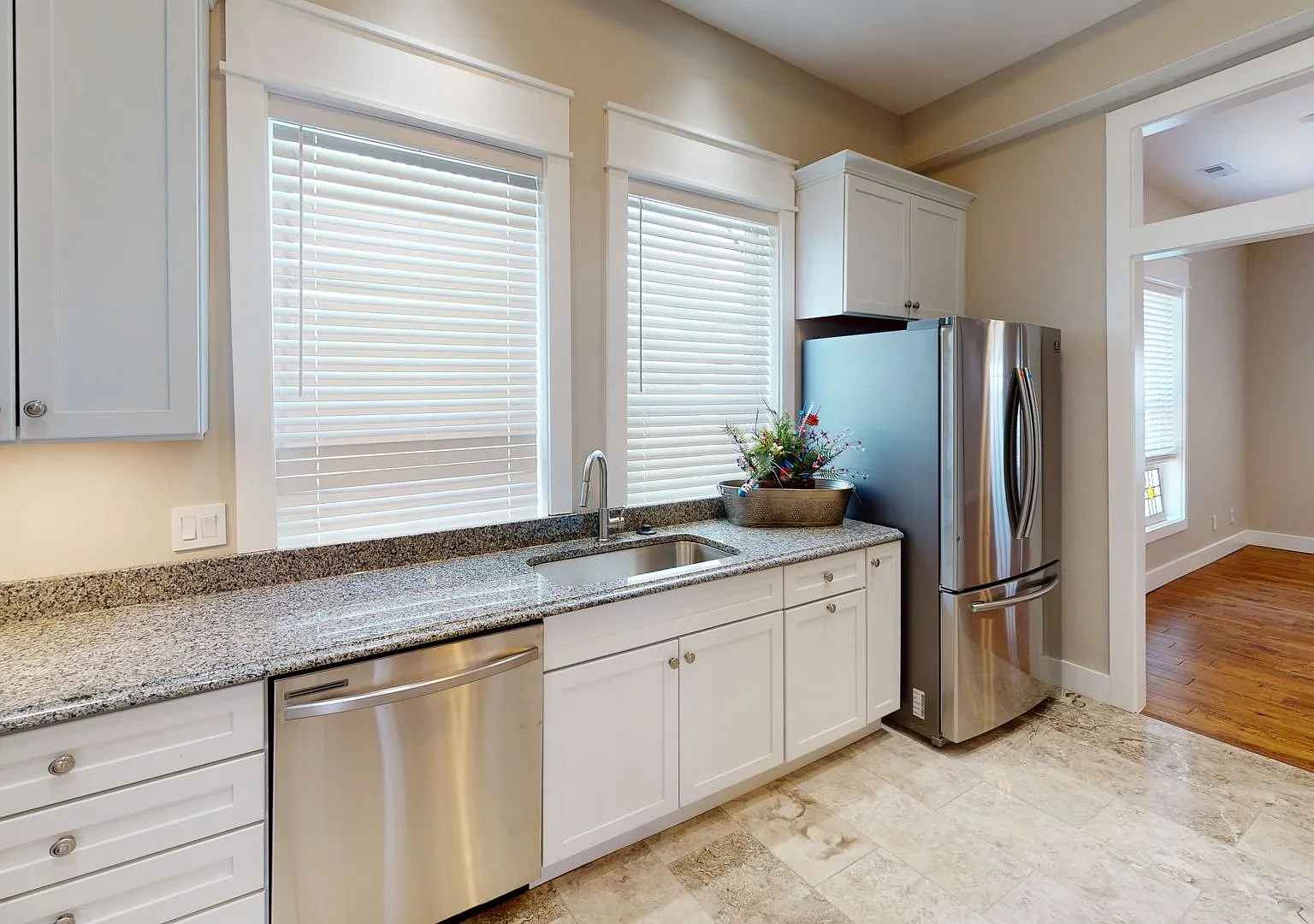 Waitlist for Aug2027Jul2028 Now Open! | 4BR/2BA Fort Sanders Rental | Walk to UTK — Photo 3