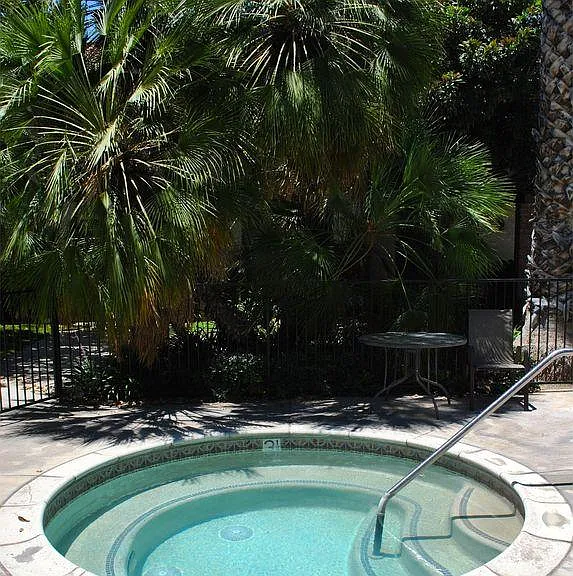 1013 W Linden St #18 — Photo 23