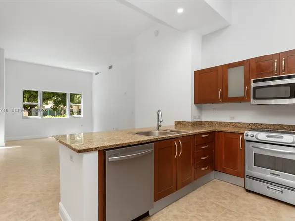 19900 E Country Club Dr APT 104, Aventura, FL 33180