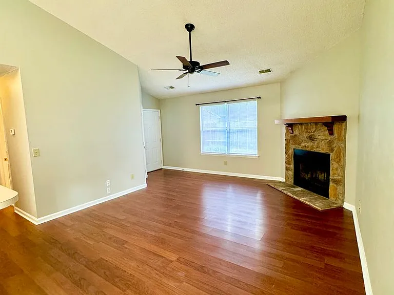 8693 Blackshear Ct — Photo 2