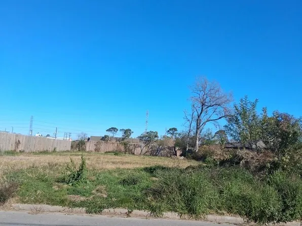 4602 Brookwoods Dr, Houston, TX 77092