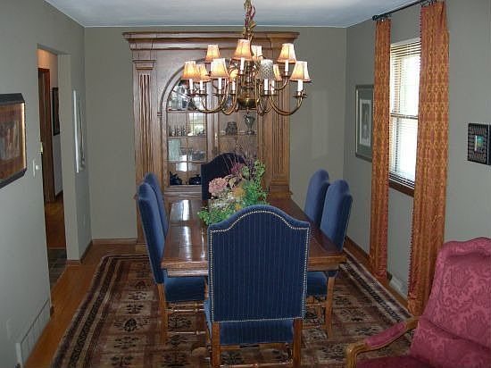 Formal Dining Room "L"