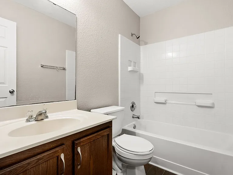 2409 Riley Dr — Photo 3