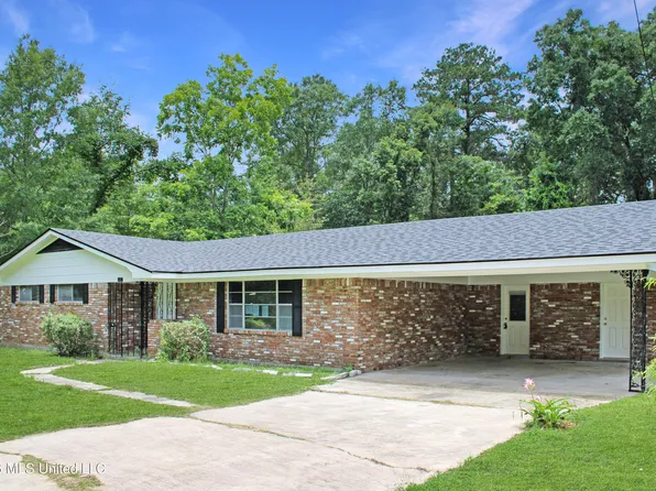 108 Tennyson Cv, Picayune, MS 39466