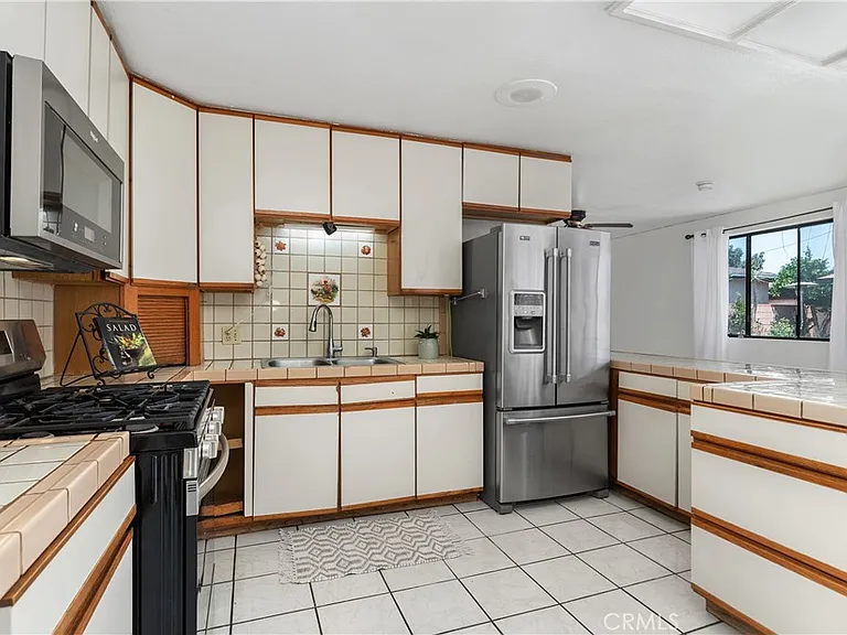 12738 Longworth Ave — Photo 8