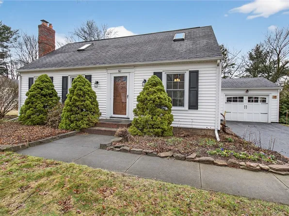 60 Hilltop Rd, Rochester, NY 14616