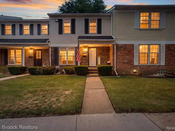 36467 Park Place Dr #64, Sterling Heights, MI 48310