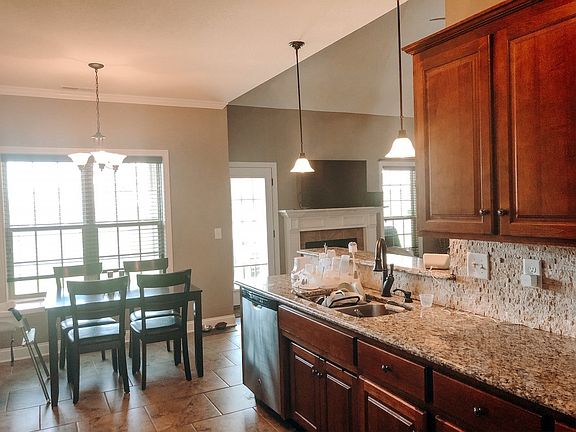 4th image of 2944 McManus Cir