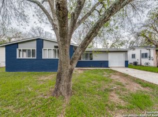 218 Flintstone Ln, Universal City, TX 78148