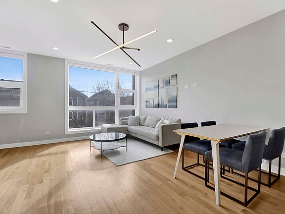 4th image of 1810 S Racine Ave #2