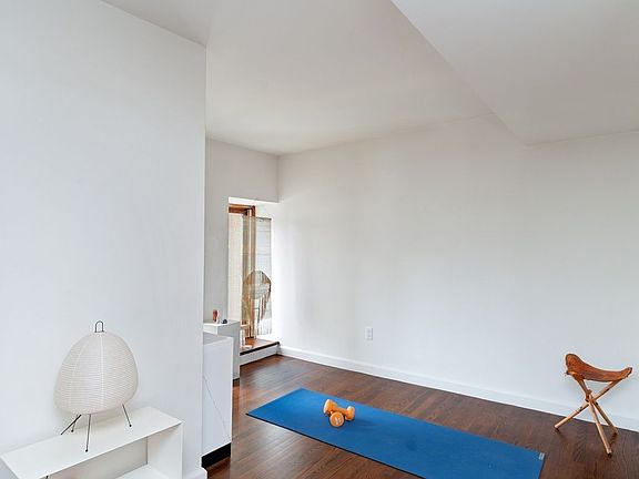 5th image of 305 2nd Ave APT 525