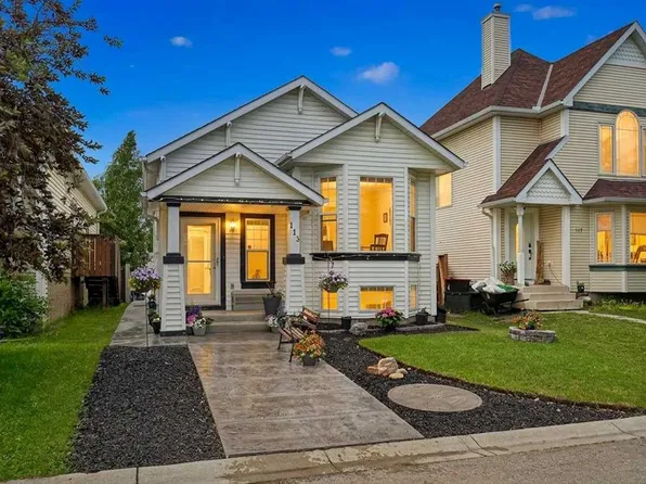 113 E Mount Lorette Pl SE, Calgary, AB T2Z 2M1