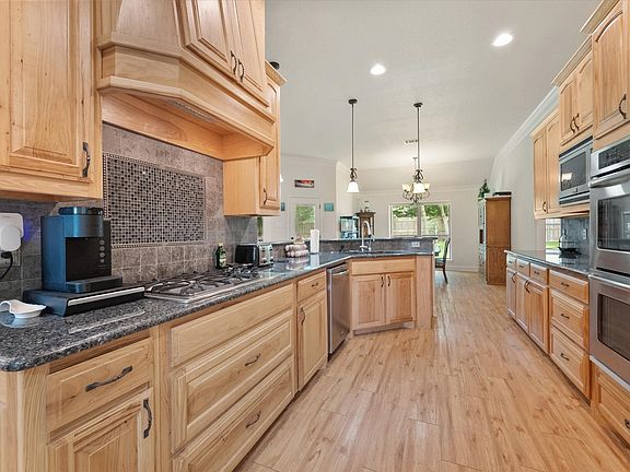 3rd image of 548 McKittrick Ct