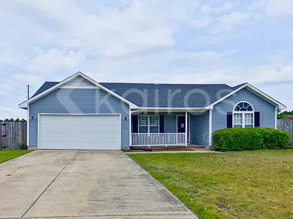 150 Chapel Hill Dr, Raeford, NC 28376