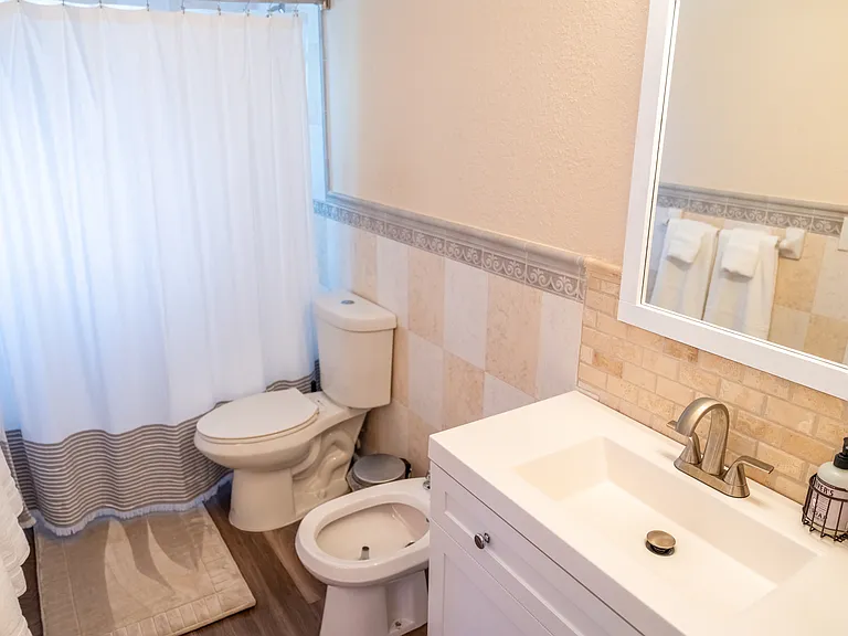 1506 SW 28th Ter — Photo 32