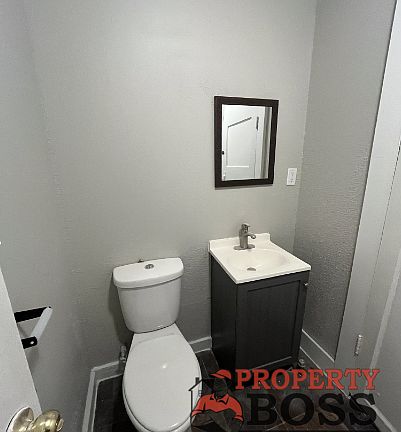 5th image of 1502 Broadway St #1B