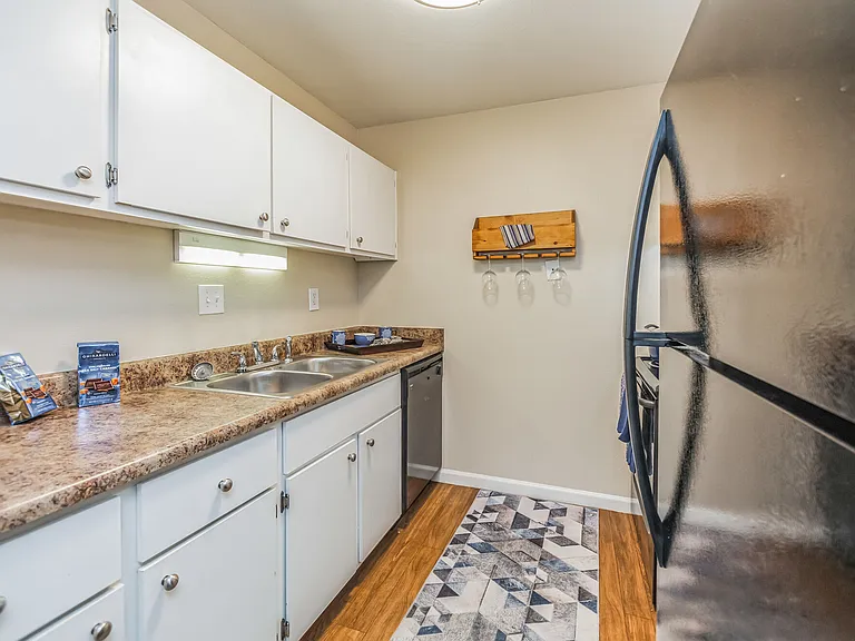 Summer Trace Apartments — Photo 22
