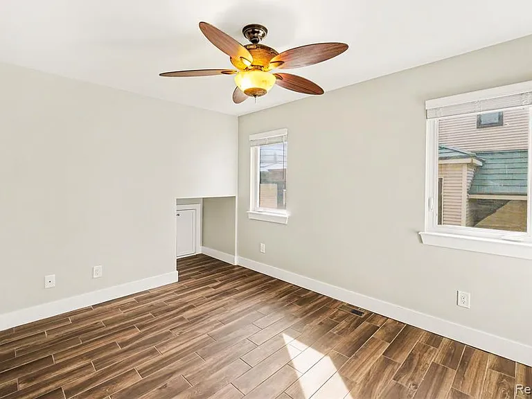 10280 Lakeside Dr — Photo 12
