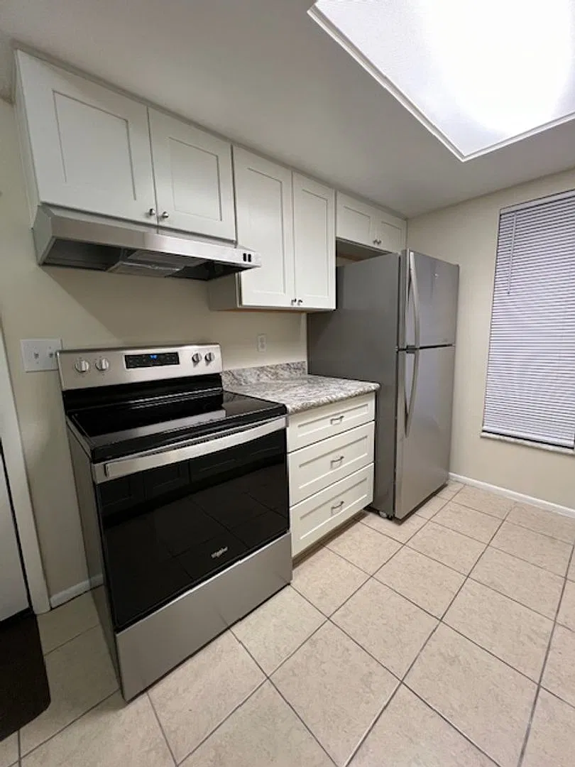 Cute 2/2 Apartment with Lakeview in Clermont — Photo 4