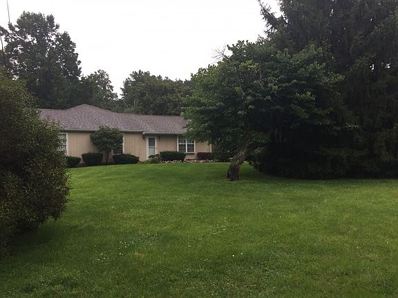 2nd image of 72 Lakeview Dr