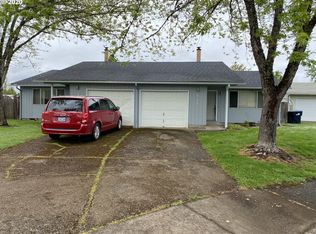 525 S 49th Pl, Springfield, OR 97478