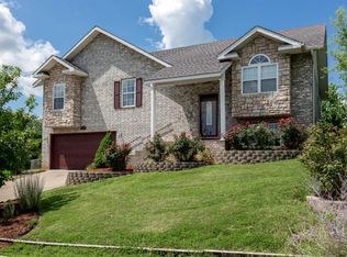 1107 E Robin St, Ozark, MO 65721