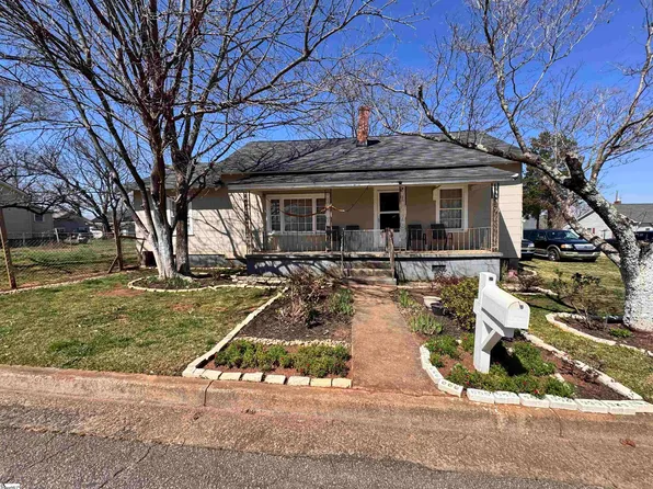 14 19th St, Greer, SC 29651