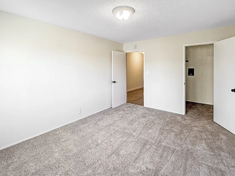 480 Crescent — Photo 19