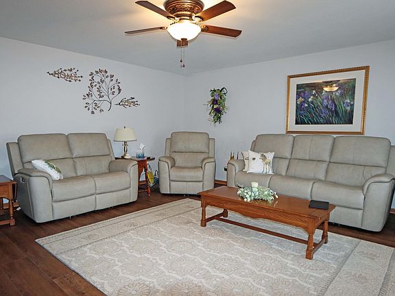 4th image of 795 Hickory Hill Dr