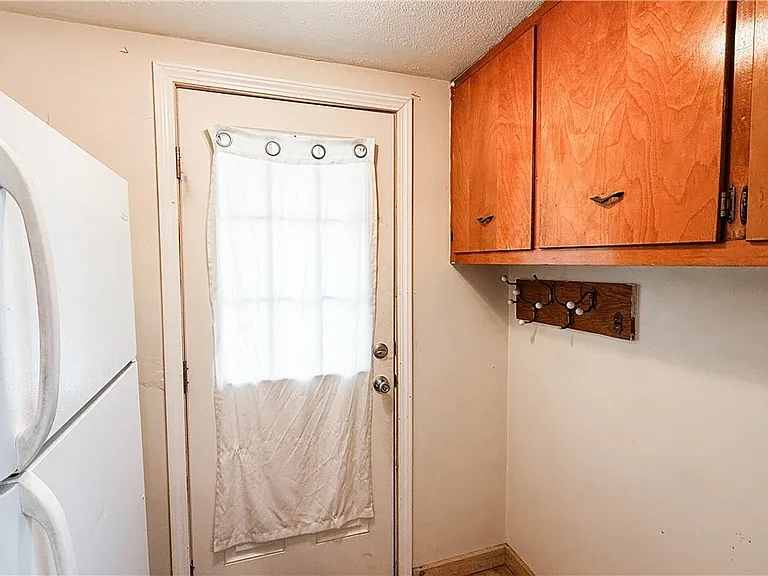 987 Boone St — Photo 15