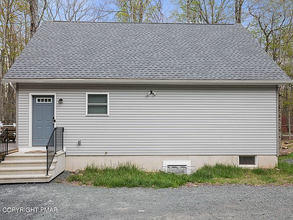3rd image of 1-2-3 Lakeshore Dr W
