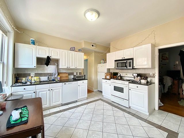 1st image of 4 Litchfield St