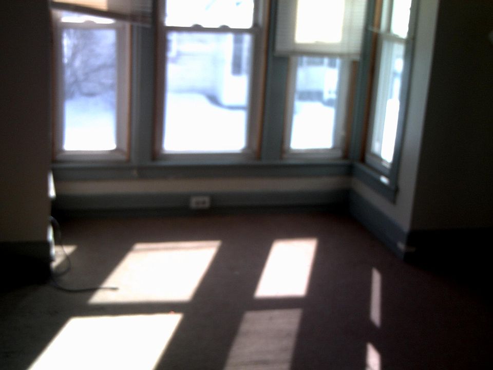 2nd image of 14 Dinsmore St APT 2