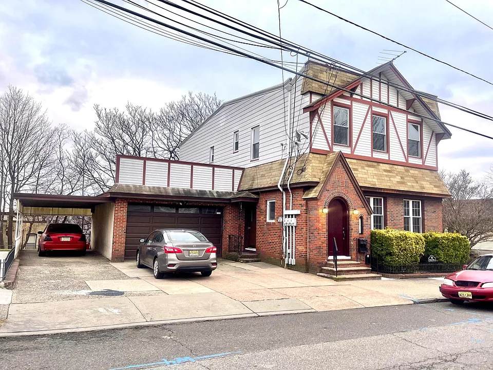 182 Farnham Ave #2