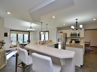 N49W31079 Old Steeple Rd, Hartland, WI 53029