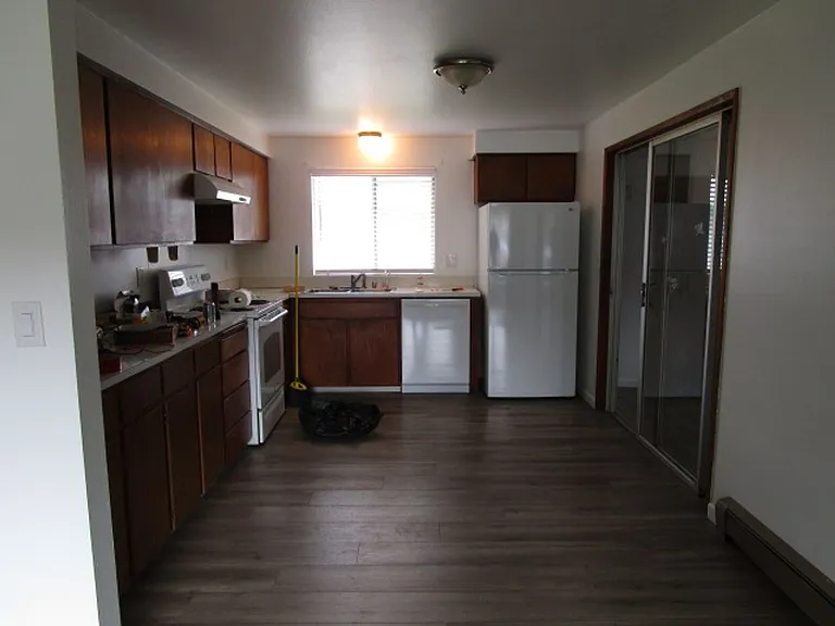 1114 Fidalgo St — Photo 3