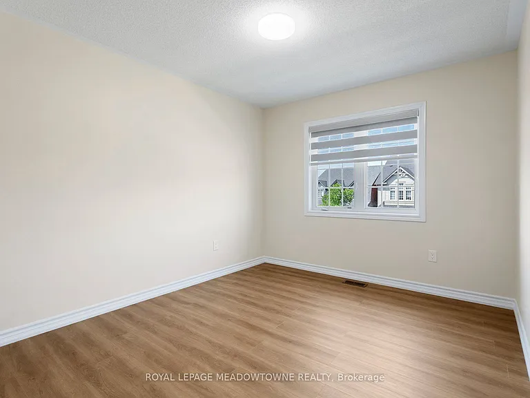 15 Learmont Ave #UPPER — Photo 43