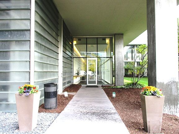 2nd image of 9655 Woods Dr Unit 503