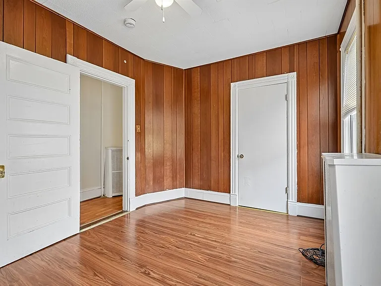 154 Glen St #2 — Photo 7