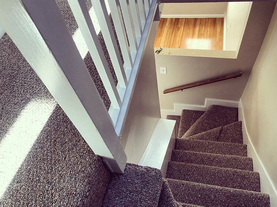 1st image of 9 Bell Ct #2