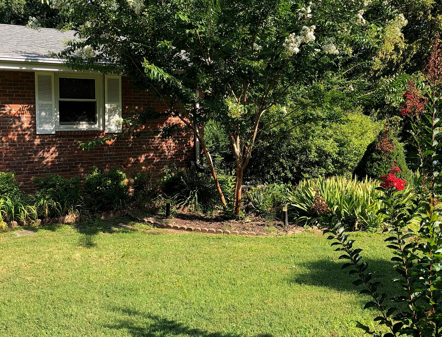 3 bed, 1.5 bath, 1632 sqft, $2,150 — Photo 2