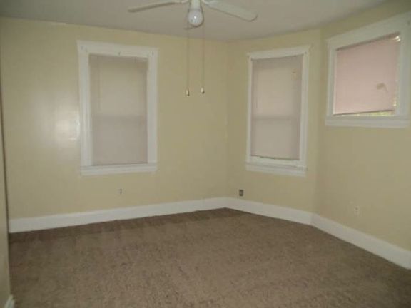5th image of 562 Mount Hope Ave #2