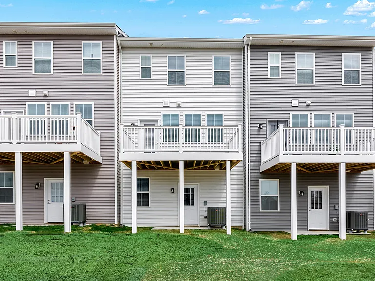 Fieldside Grande Apartments & Townhomes — Photo 56