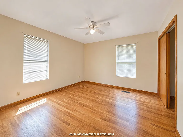 516 Ferry St NE — Photo 5